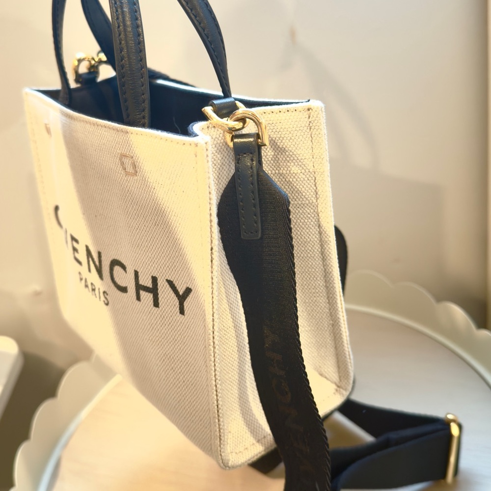 Givenchy Paris Black and Cream Tote Bag - Picture 3 of 9